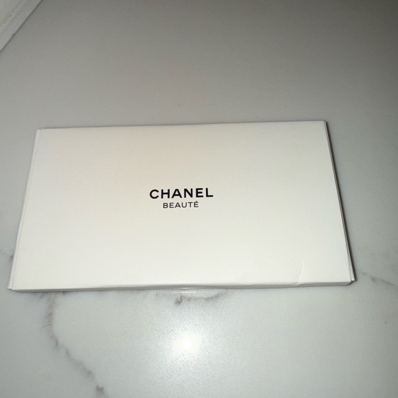 New CHANEL Red, Cream & Black hair pins set of 6 - Picture 7 of 7